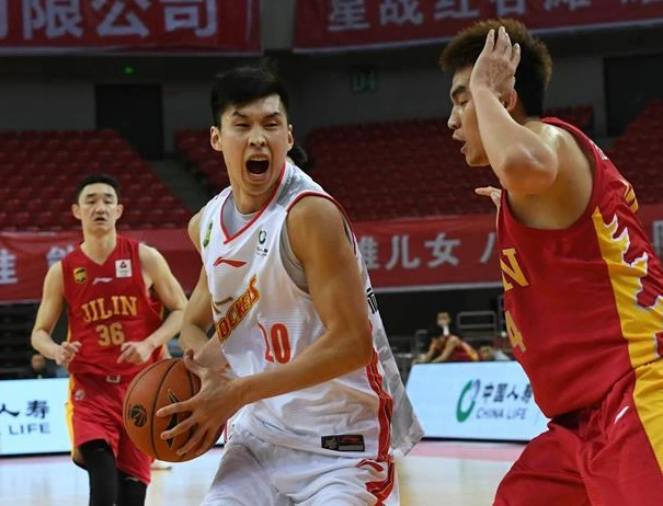 业余篮球爱好者如何成为优秀的替补球员_1